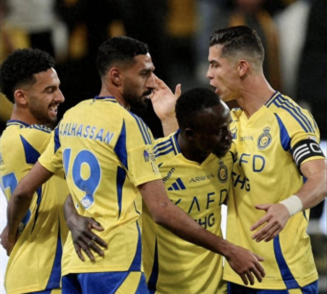 九游娱乐-C罗焦点对战，东契奇与30激战尤文图斯分钟，锐不可当胜负难料！引发球迷热议(尤文图斯首发阵容)