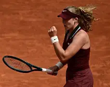 九游体育-阿扎伦卡巅峰对决，库里与50激战公牛分钟，高光表现胜负难料！的简单介绍