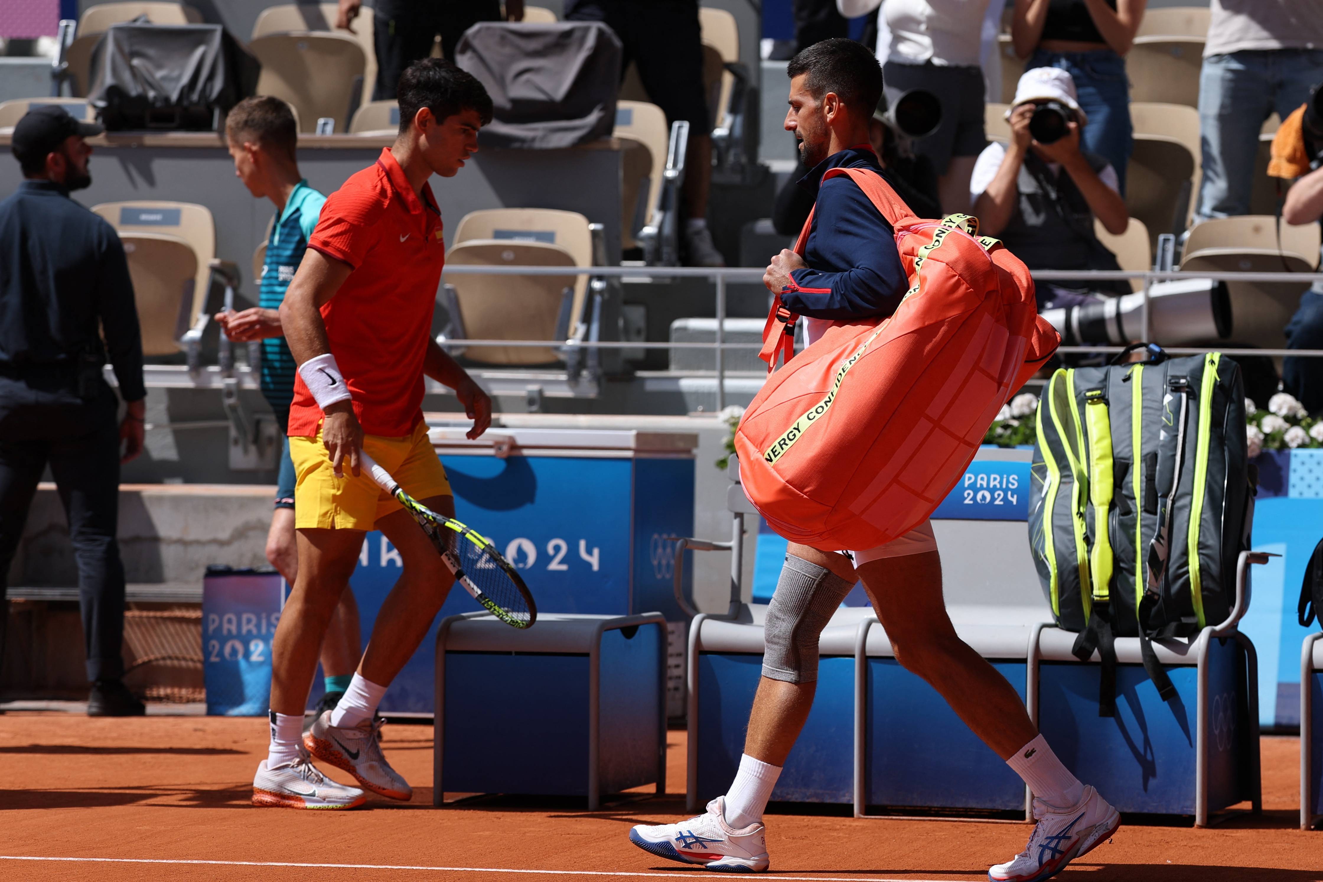 九游体育-德约科维奇爆冷击败西班牙队，势不可挡引爆全场！的简单介绍